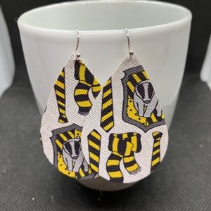 ⭐️2 FOR $10⭐️ hufflepuff scarves